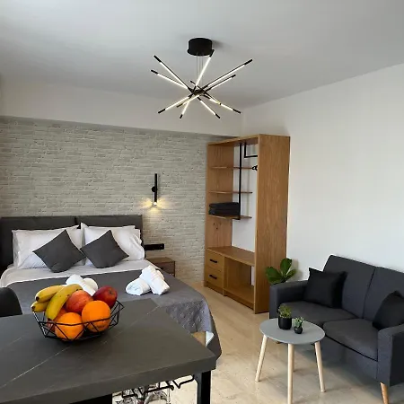 Aphrodite Apartment *